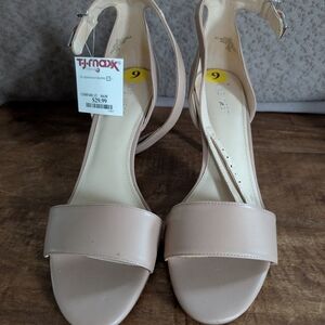 Nine West Beige Sandals